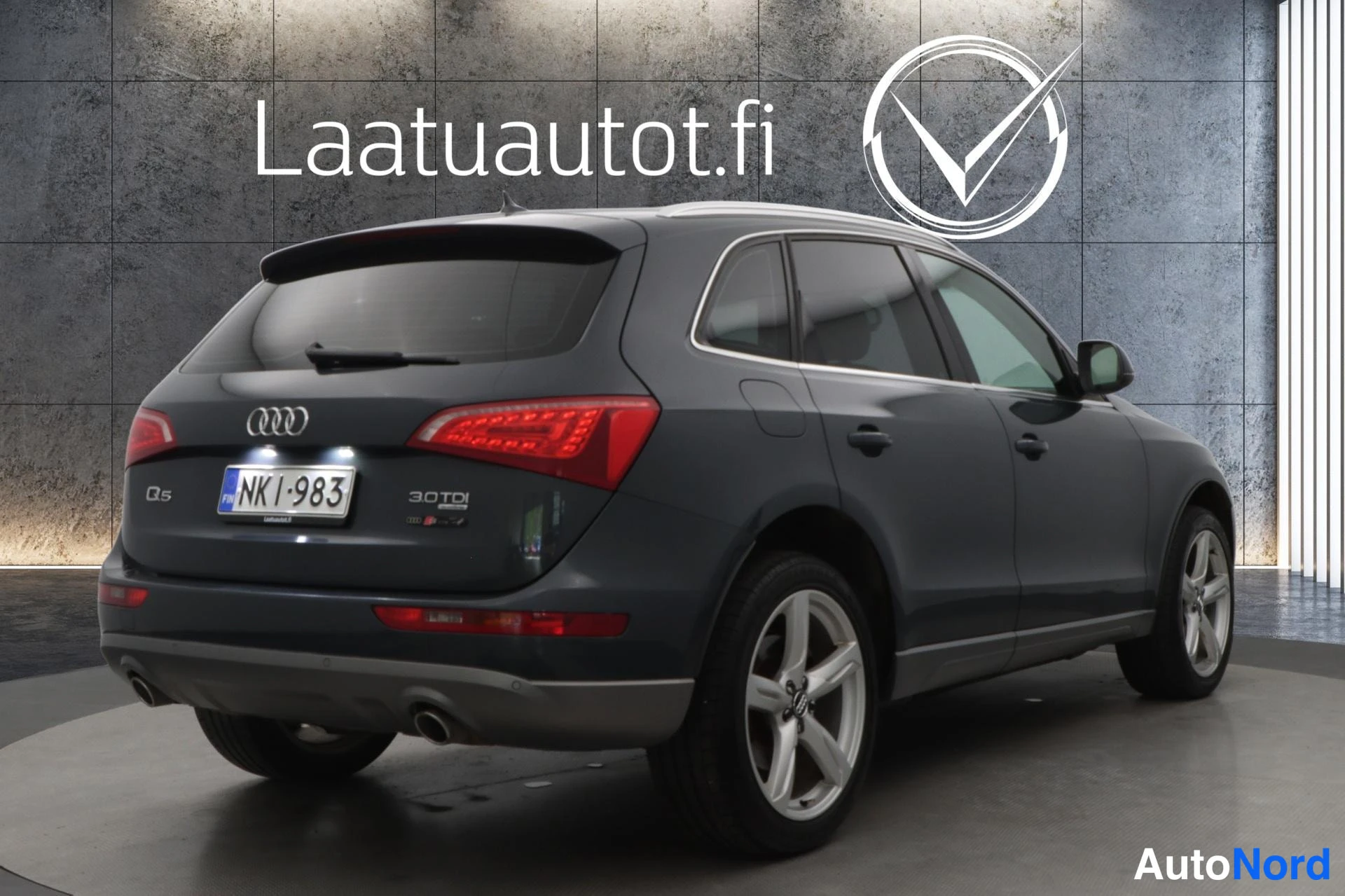 Grey Audi Q5 2009, rear three-quarter, photo 5