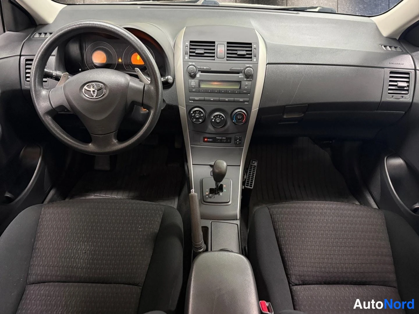 Hopea Toyota Corolla 2008, etuviisto, kuva 2