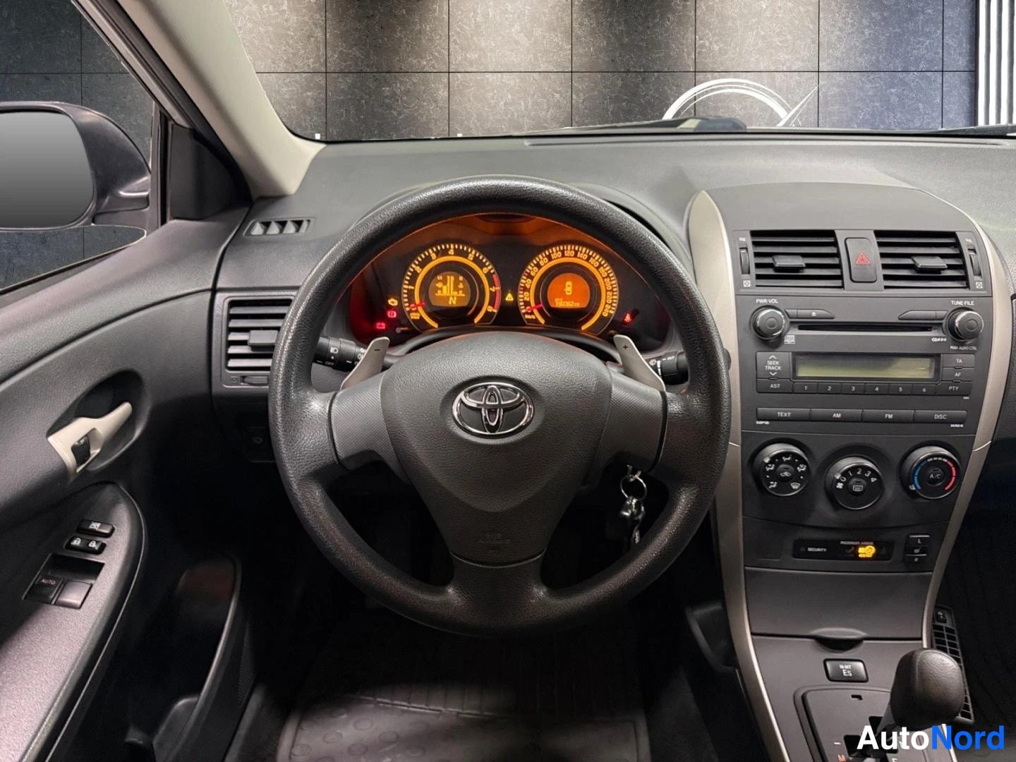 Hopea Toyota Corolla 2008, etuviisto, kuva 3