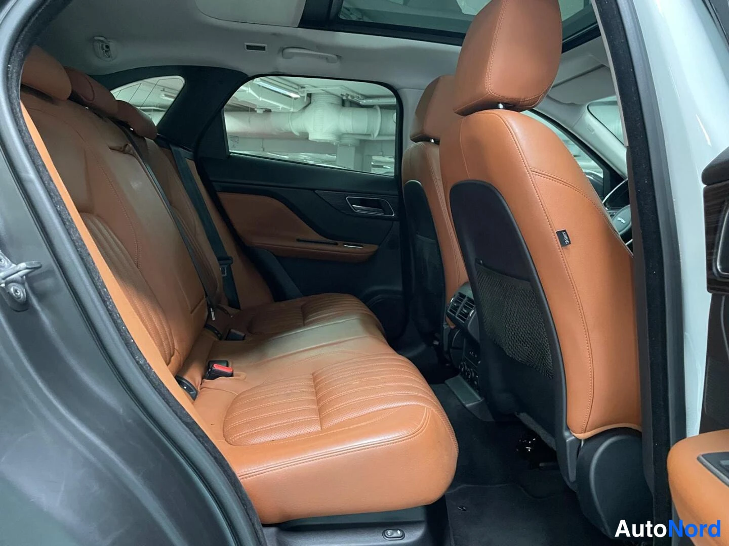 Valkoinen Jaguar F-Pace 2017, kuva 26