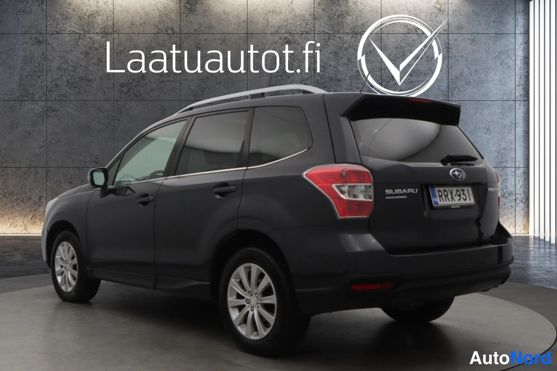 Harmaa Subaru Forester 2014, kuva 7
