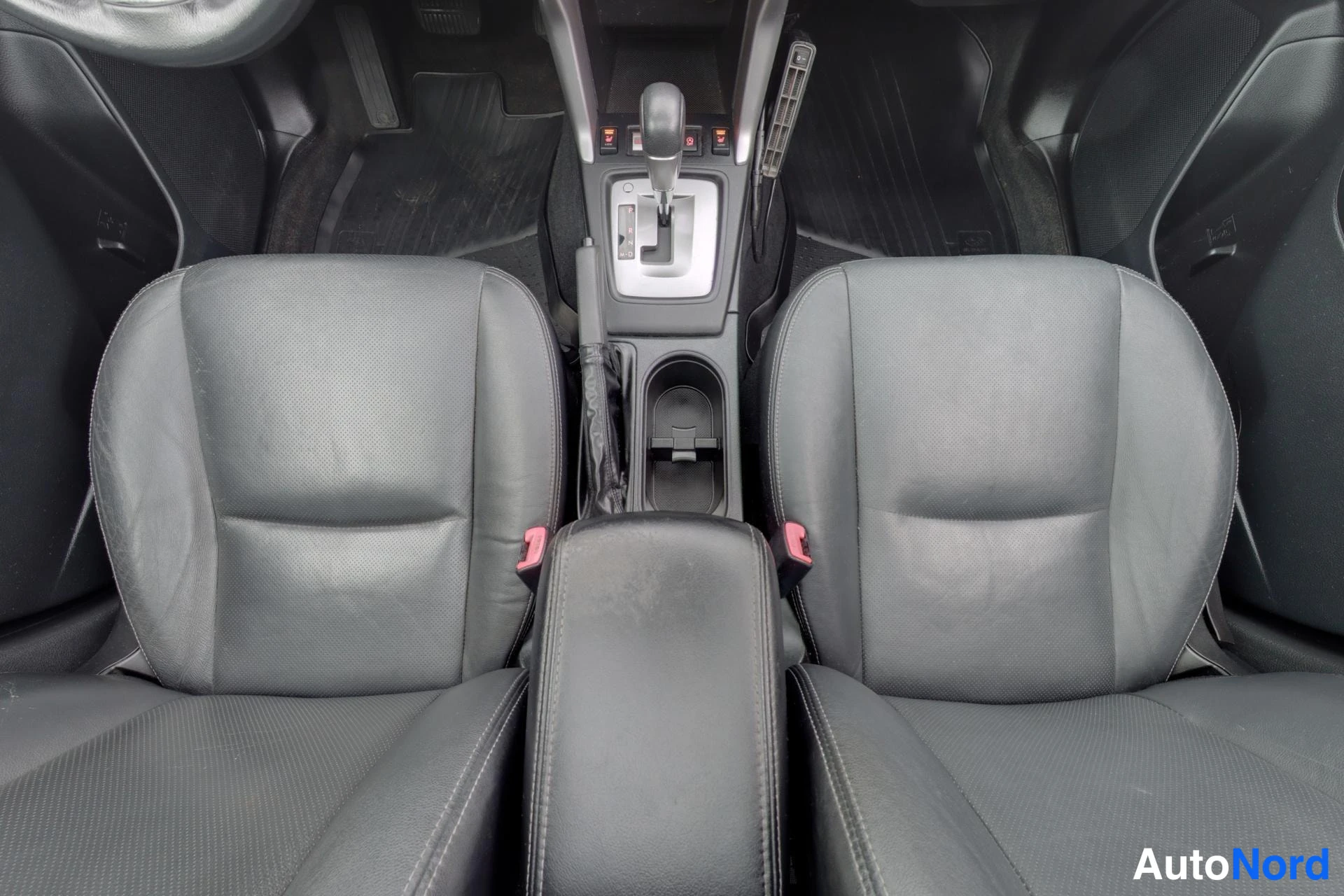 Harmaa Subaru Forester 2014, kuva 21