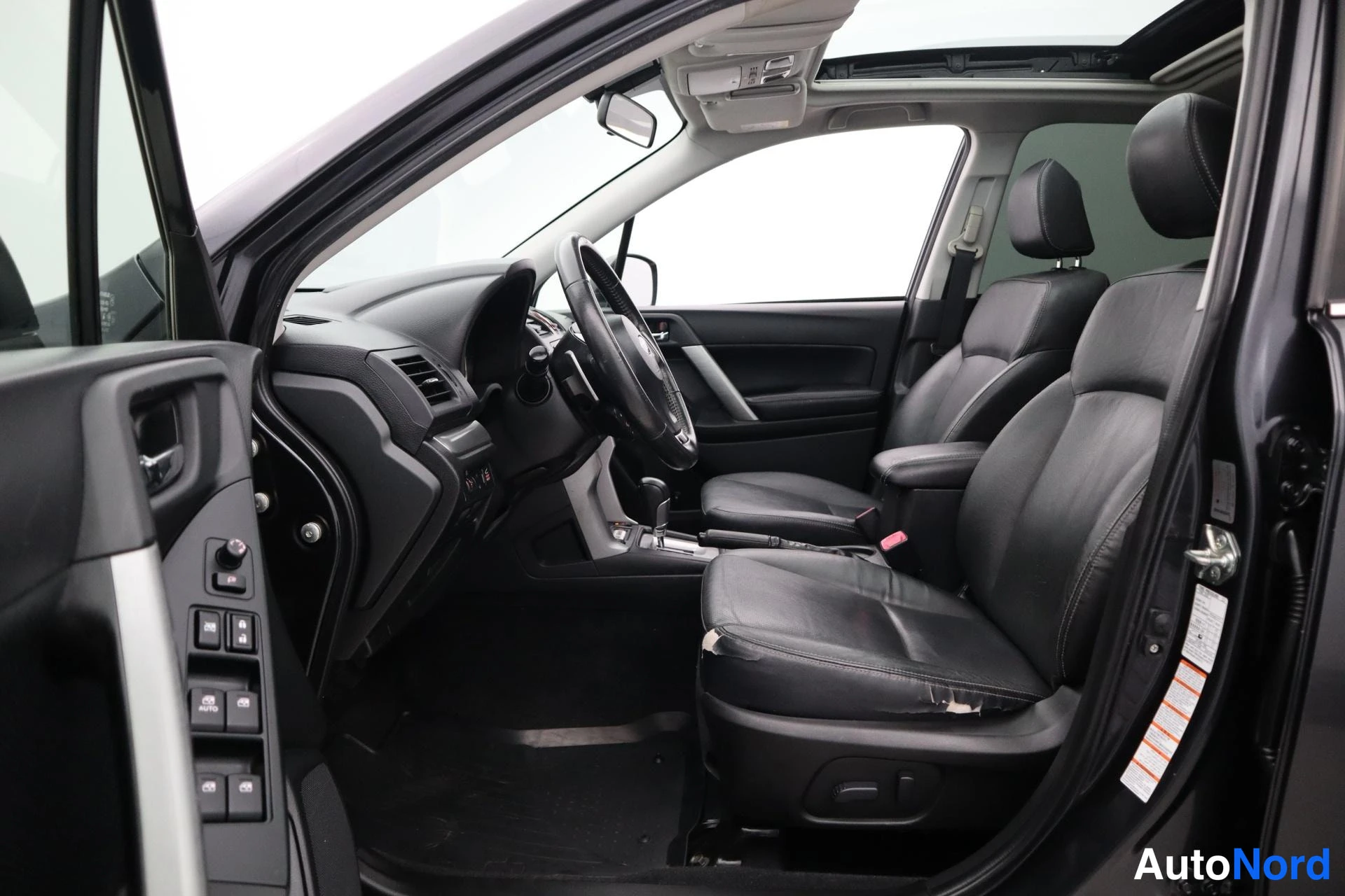 Harmaa Subaru Forester 2014, kuva 22