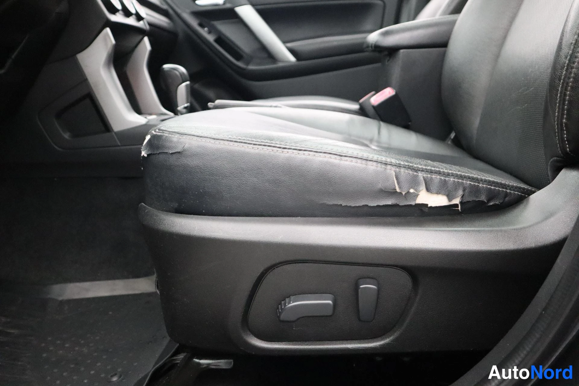 Harmaa Subaru Forester 2014, kuva 31