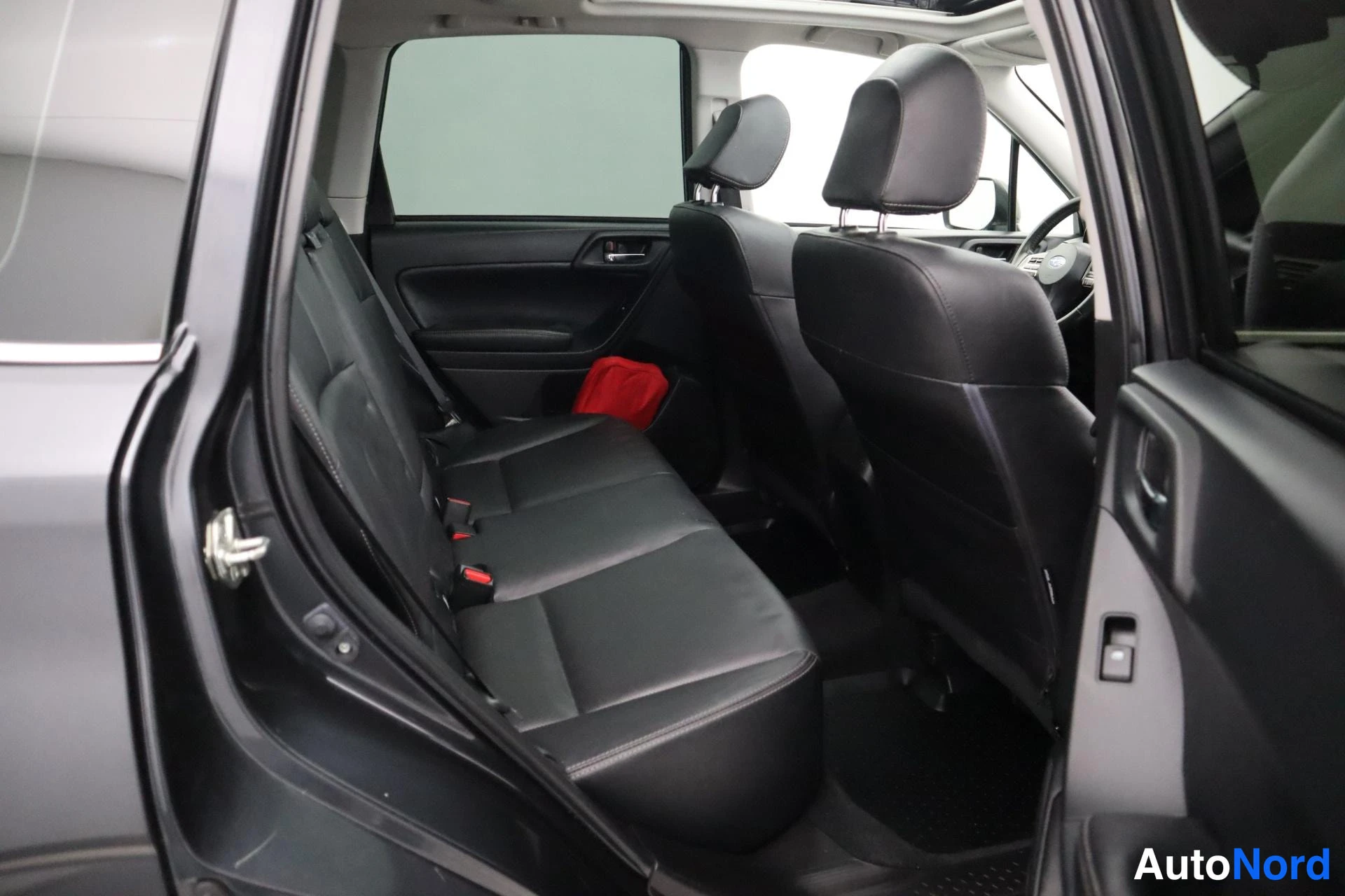 Harmaa Subaru Forester 2014, kuva 26