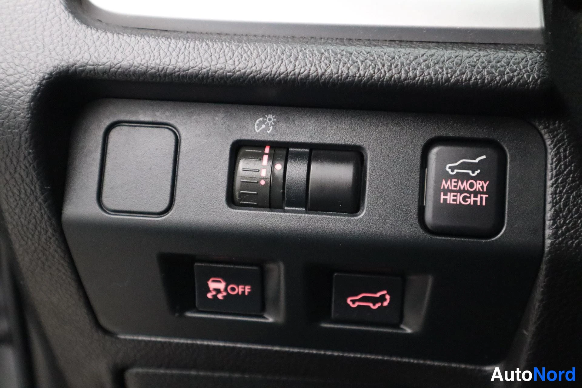Harmaa Subaru Forester 2014, kuva 30
