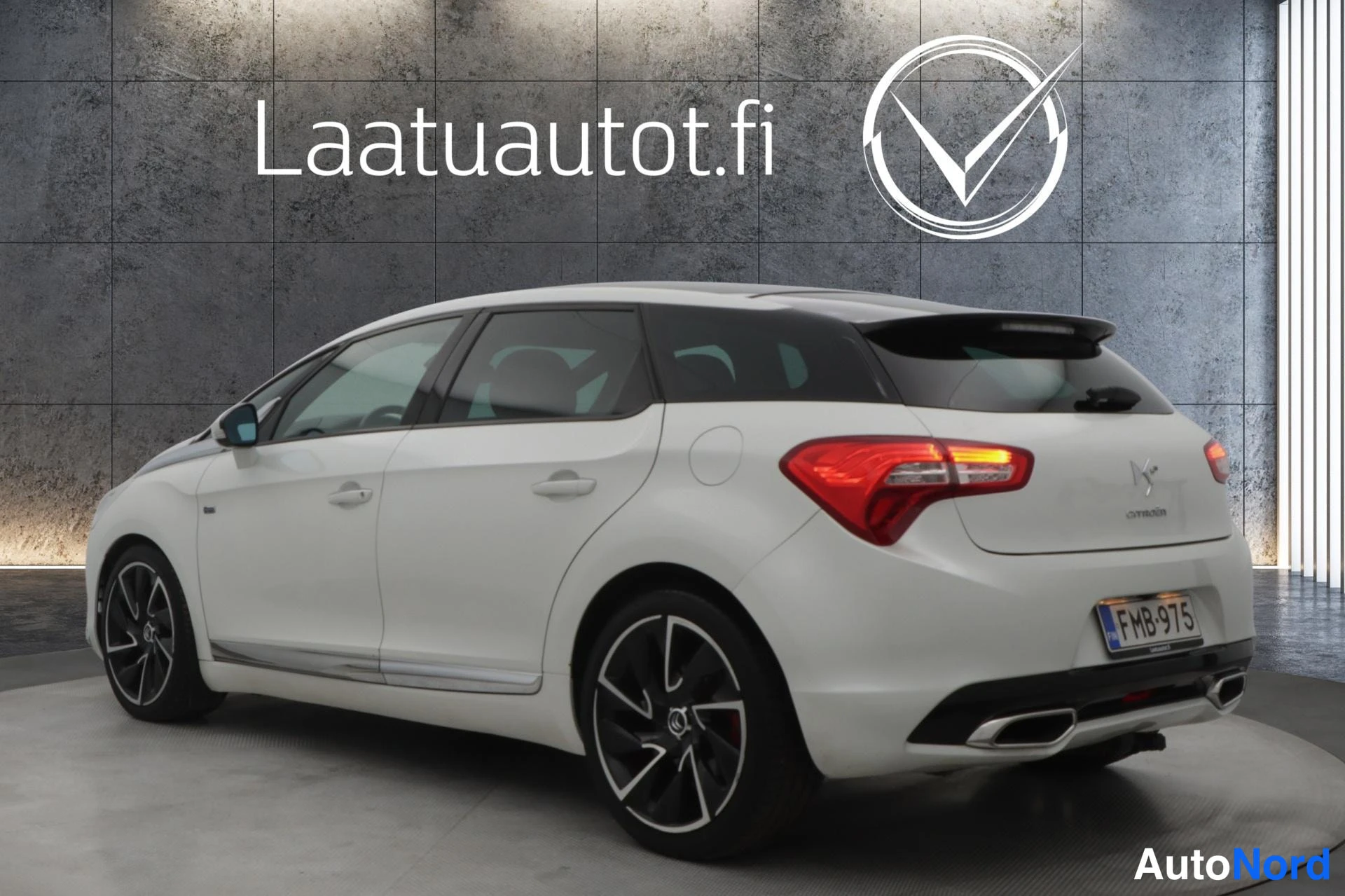 Valkoinen Citroen DS5 2012, takaviisto, kuva 7