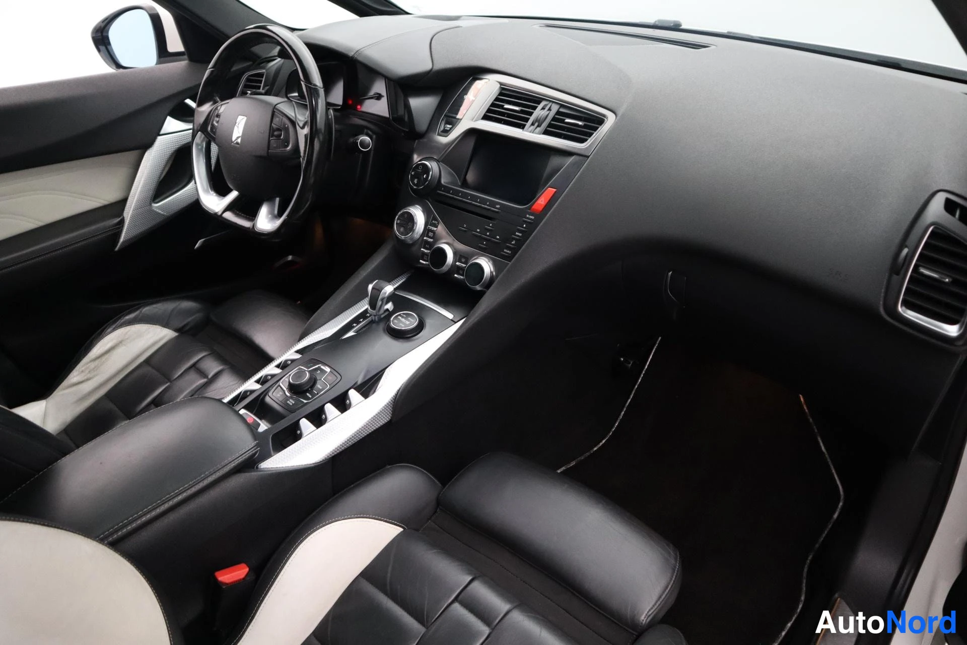 Valkoinen Citroen DS5 2012, kuva 11