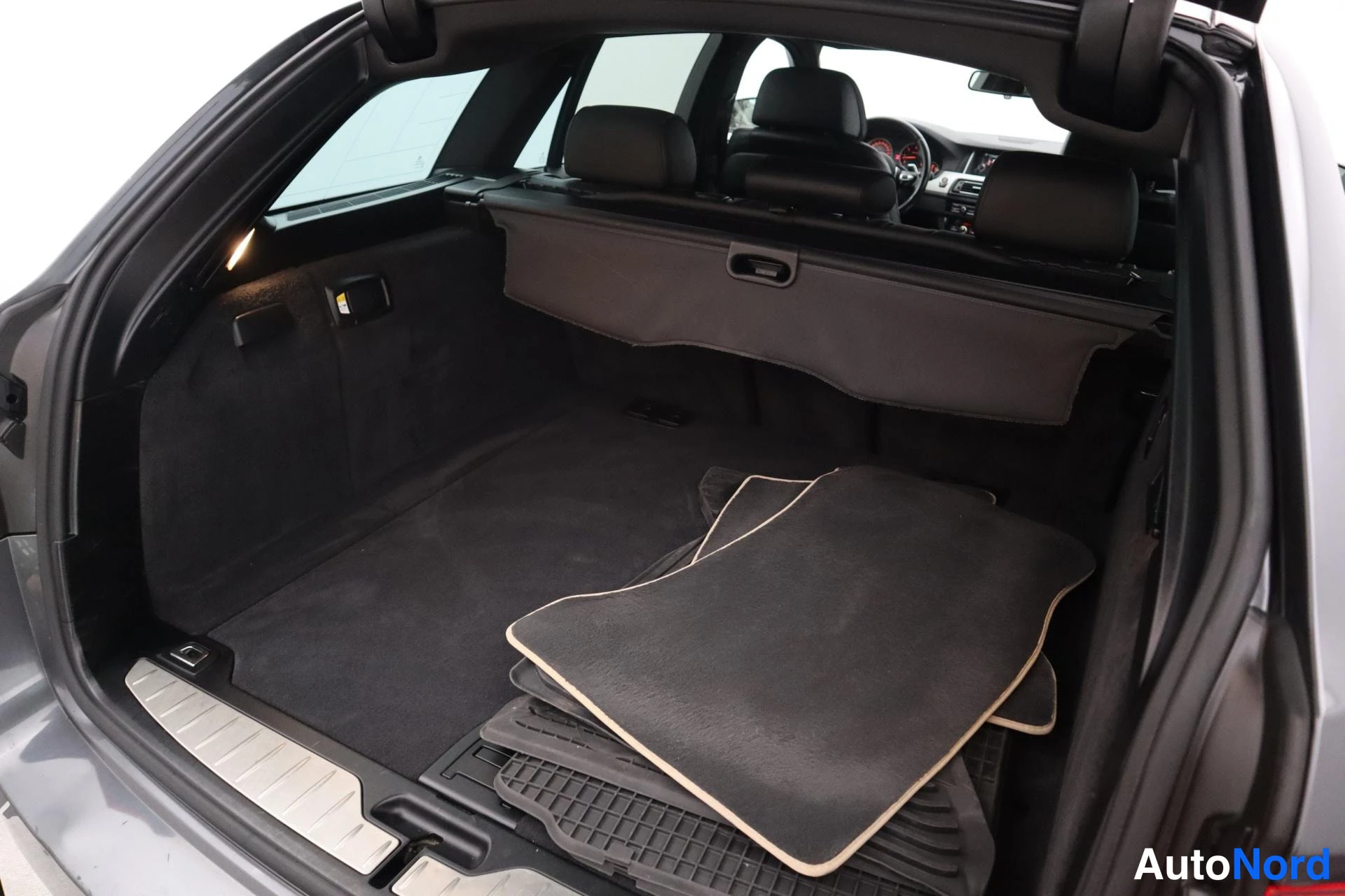 Harmaa BMW M550d xDrive 2015, kuva 16