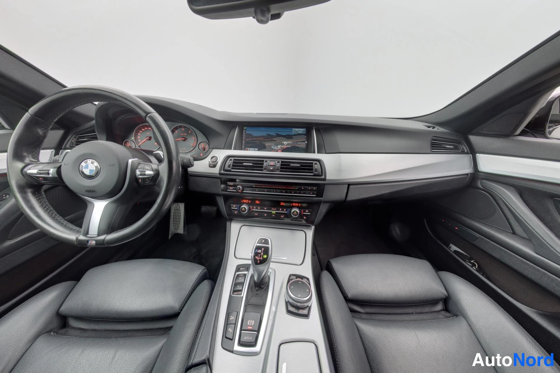Harmaa BMW M550d xDrive 2015, kuva 9