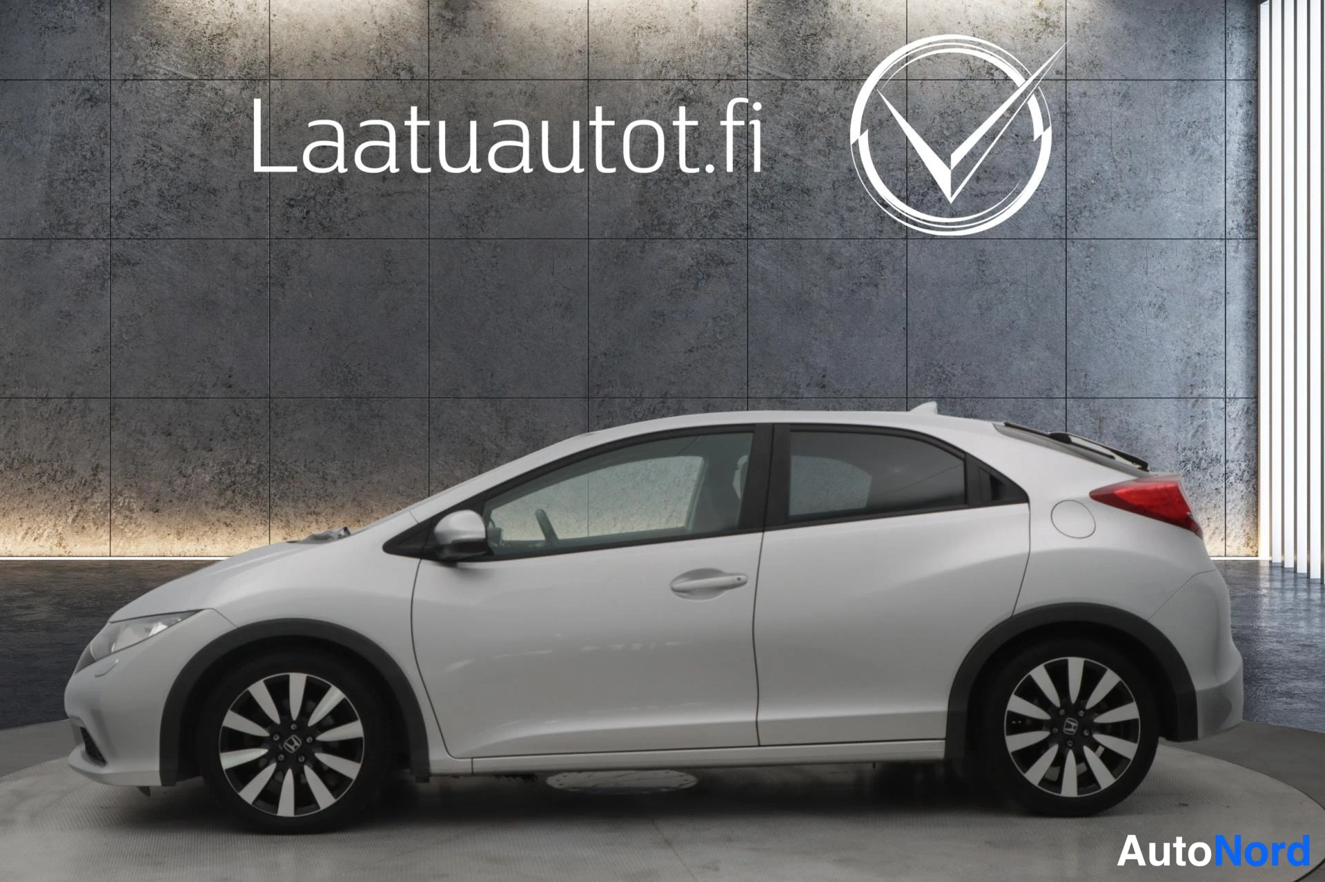 Harmaa Honda Civic 2012, etuviisto, keula vasemmalle, kuva 2