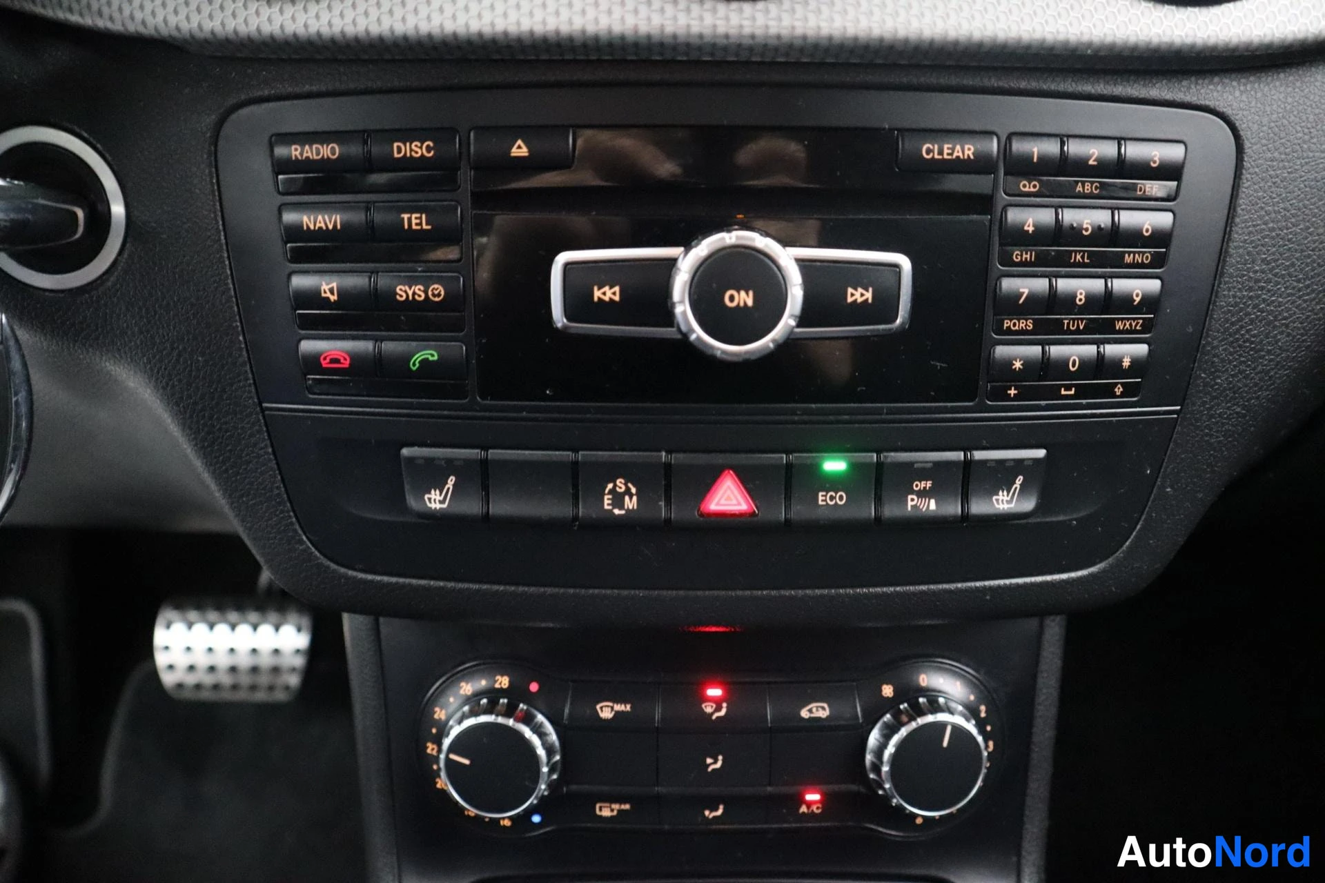Musta Mercedes-Benz B 2014, kuva 21