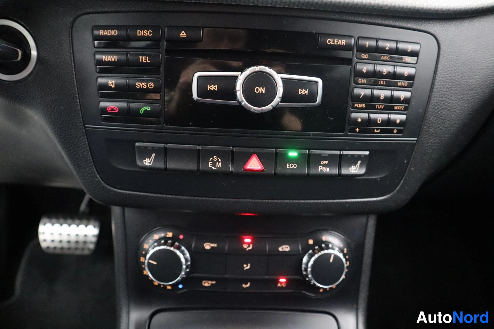 Musta Mercedes-Benz B 2014, kuva 28