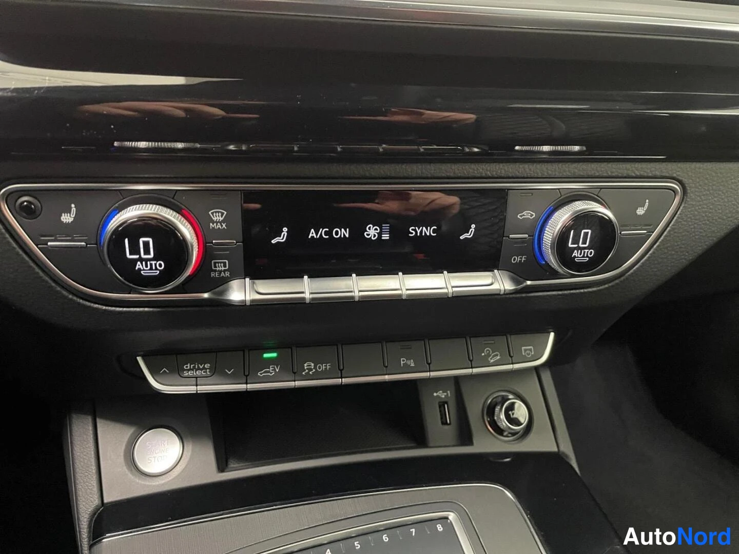 Valkoinen Audi Q5 2020, yksityiskohta, kuva 16
