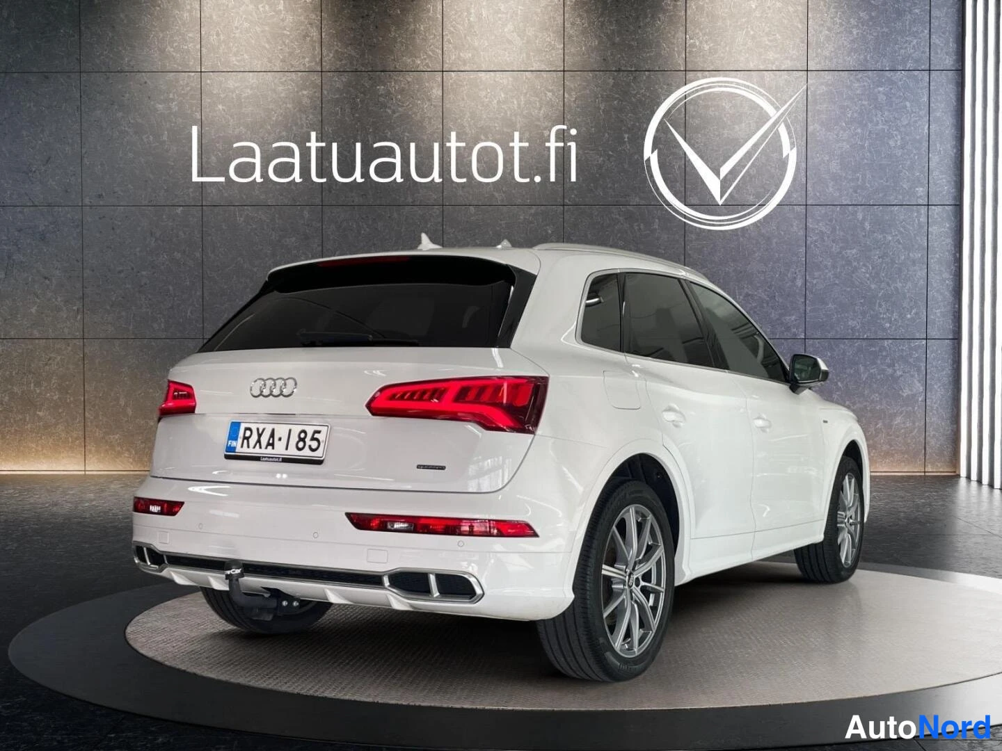 Valkoinen Audi Q5 2020, takaviisto, kuva 8
