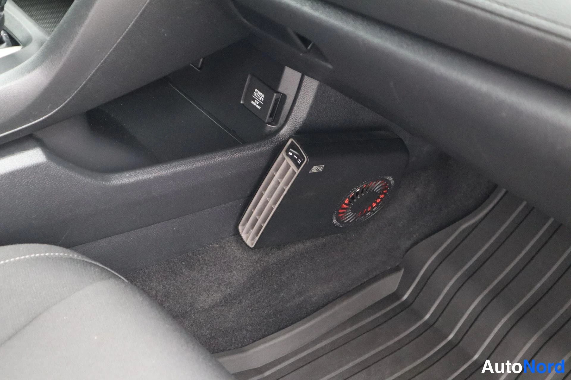 Punainen Honda Civic 2018, kuva 28