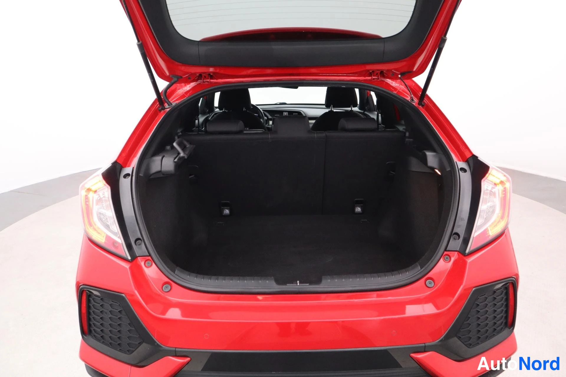Punainen Honda Civic 2018, takaa, kuva 10