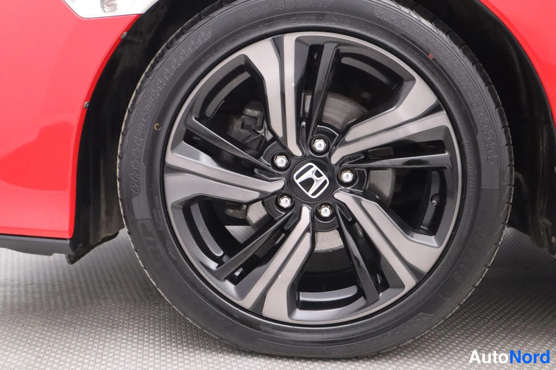 Punainen Honda Civic 2018, kuva 29