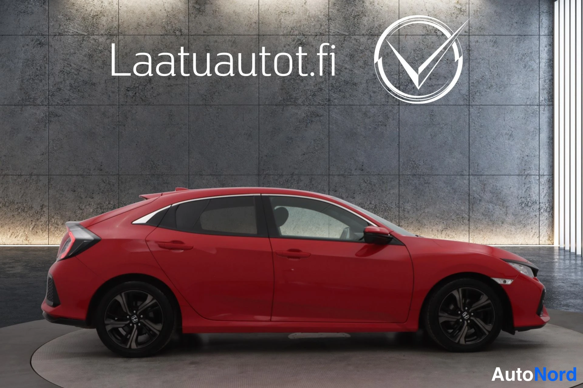 Punainen Honda Civic 2018, sivulta, kuva 6