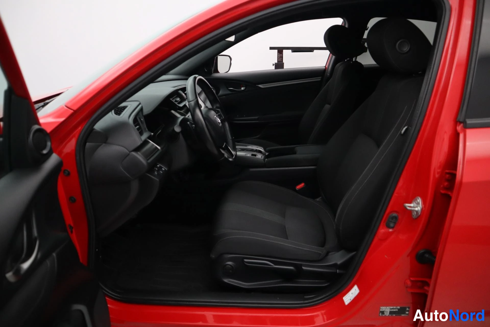 Punainen Honda Civic 2018, yksityiskohta, kuva 12