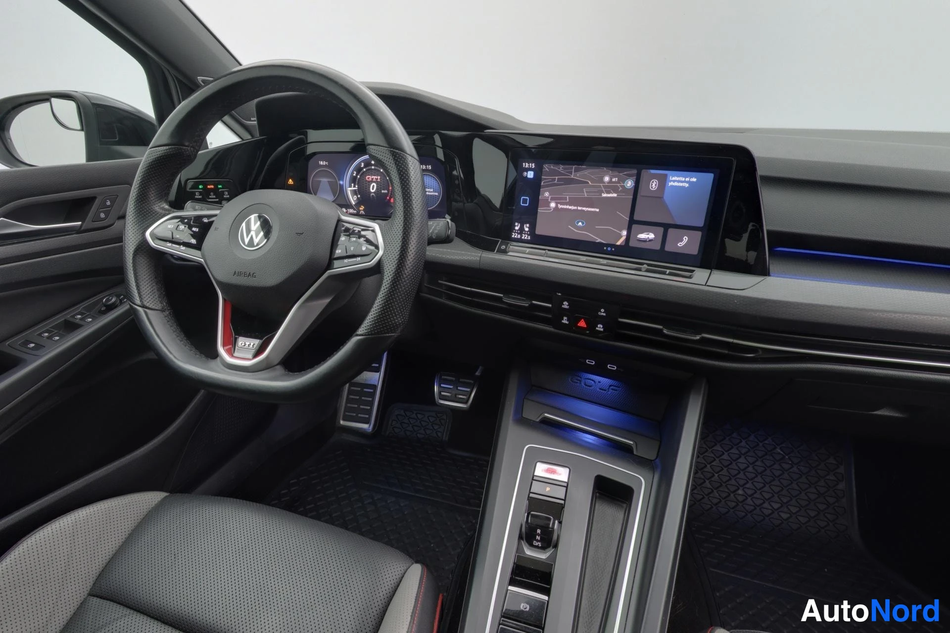 Musta Volkswagen Golf 2021, kuva 12
