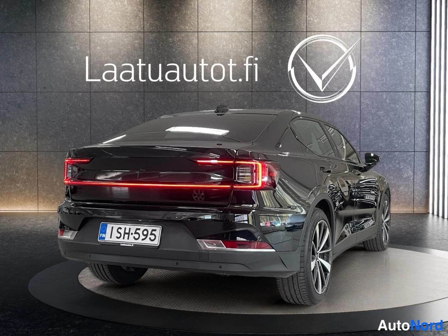 Musta Polestar 2 2020, takaviisto, kuva 10