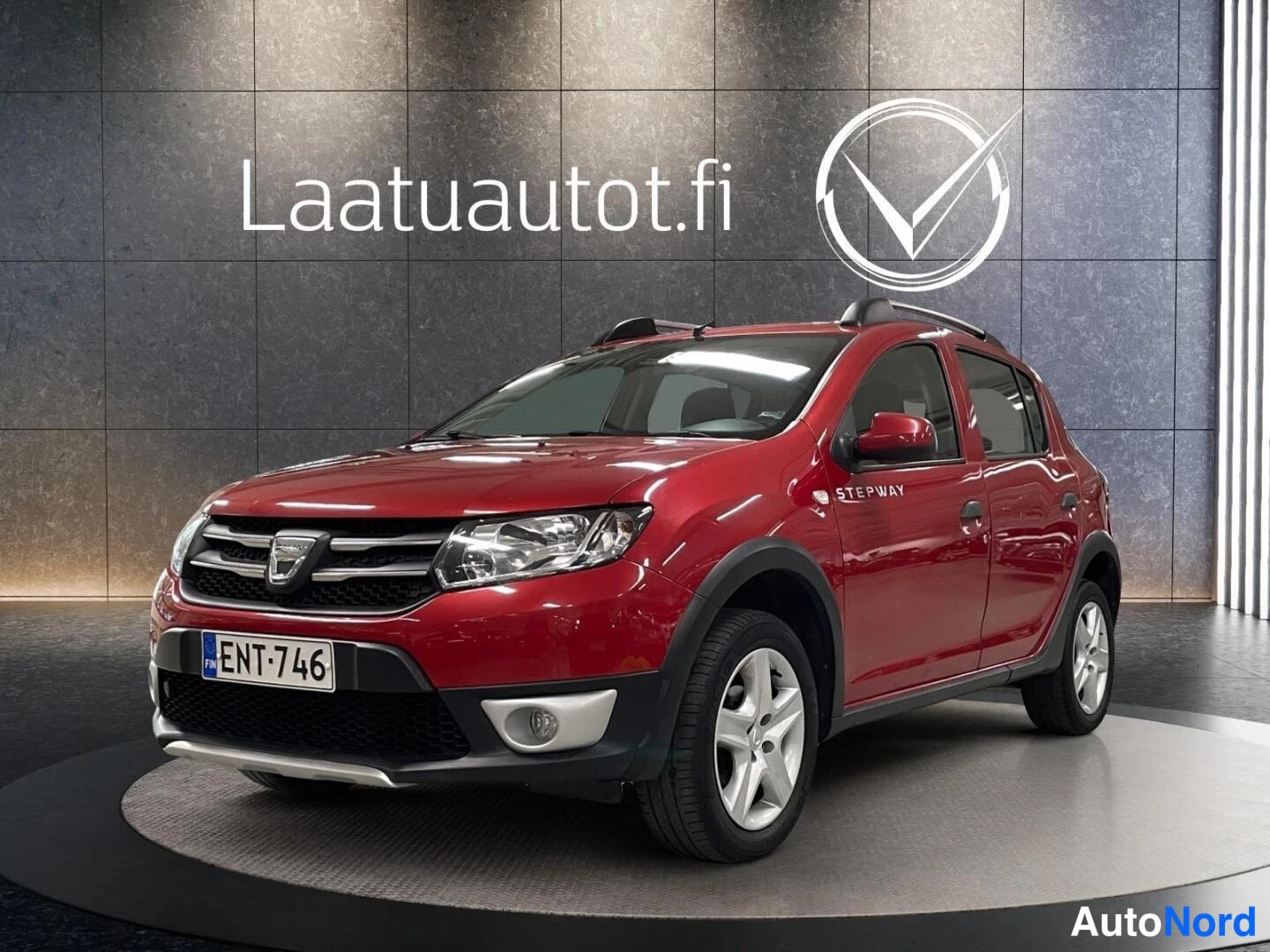 Punainen Dacia Sandero 2015, kuva 20
