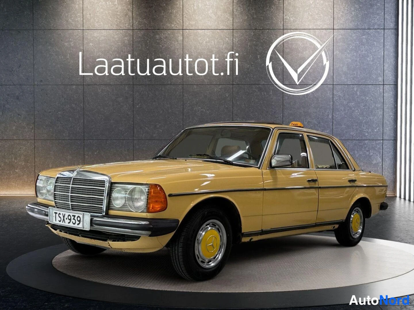 Keltainen Mercedes-Benz 230 1980, kuva 15