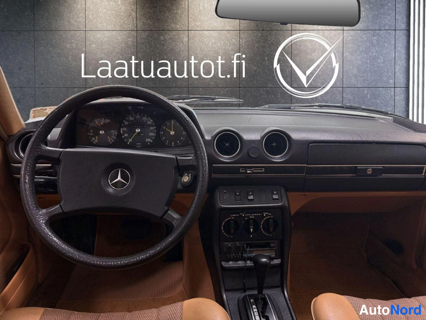 Keltainen Mercedes-Benz 230 1980, kuva 18