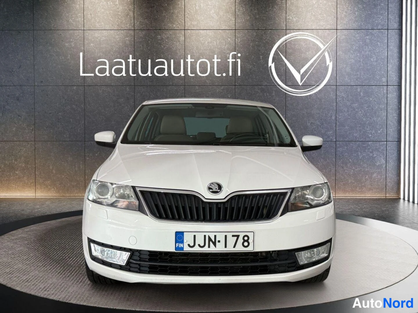 Valkoinen Skoda Rapid 2015, kuva 18