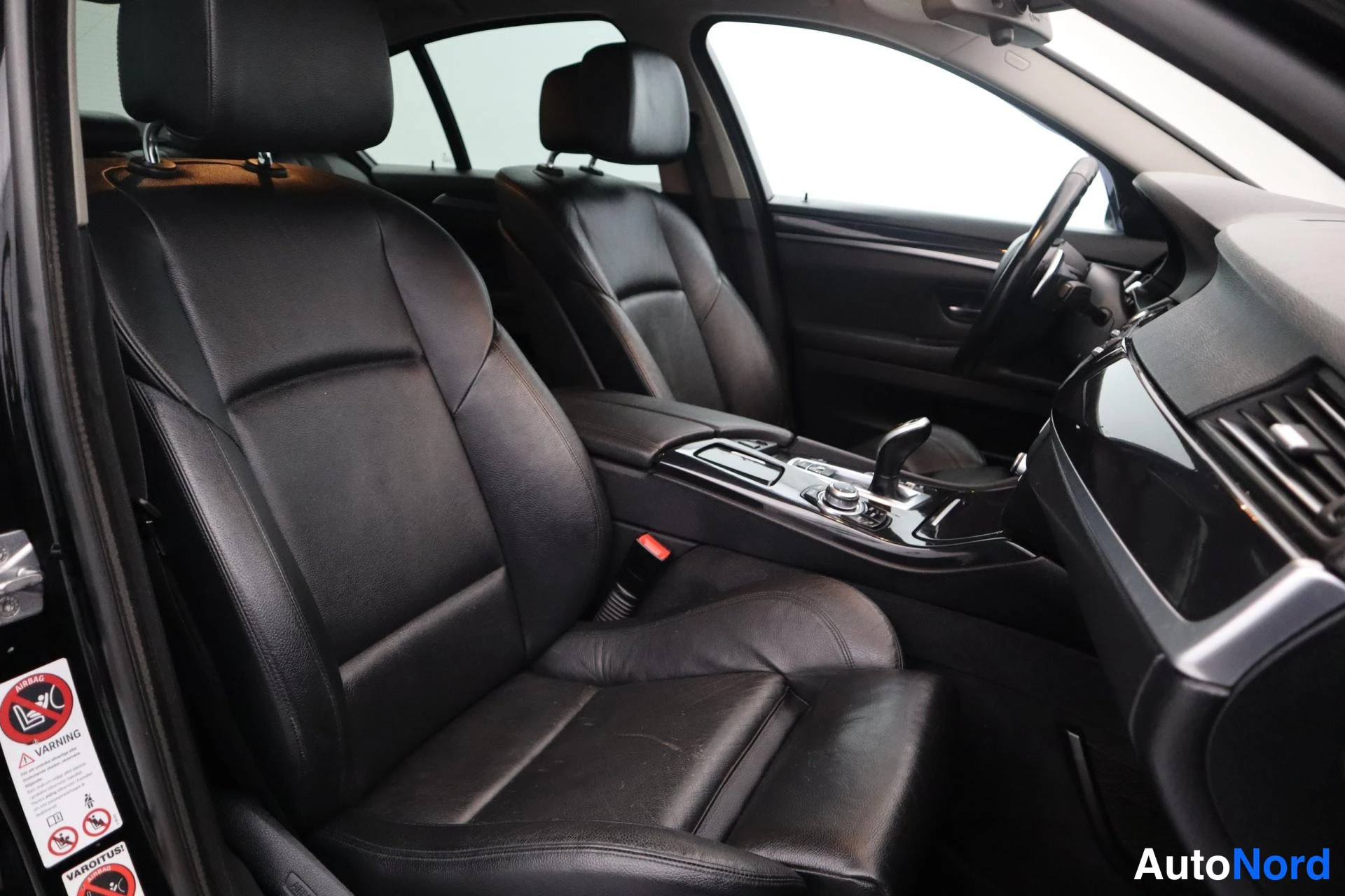 Musta BMW 520d 2010, kuva 8
