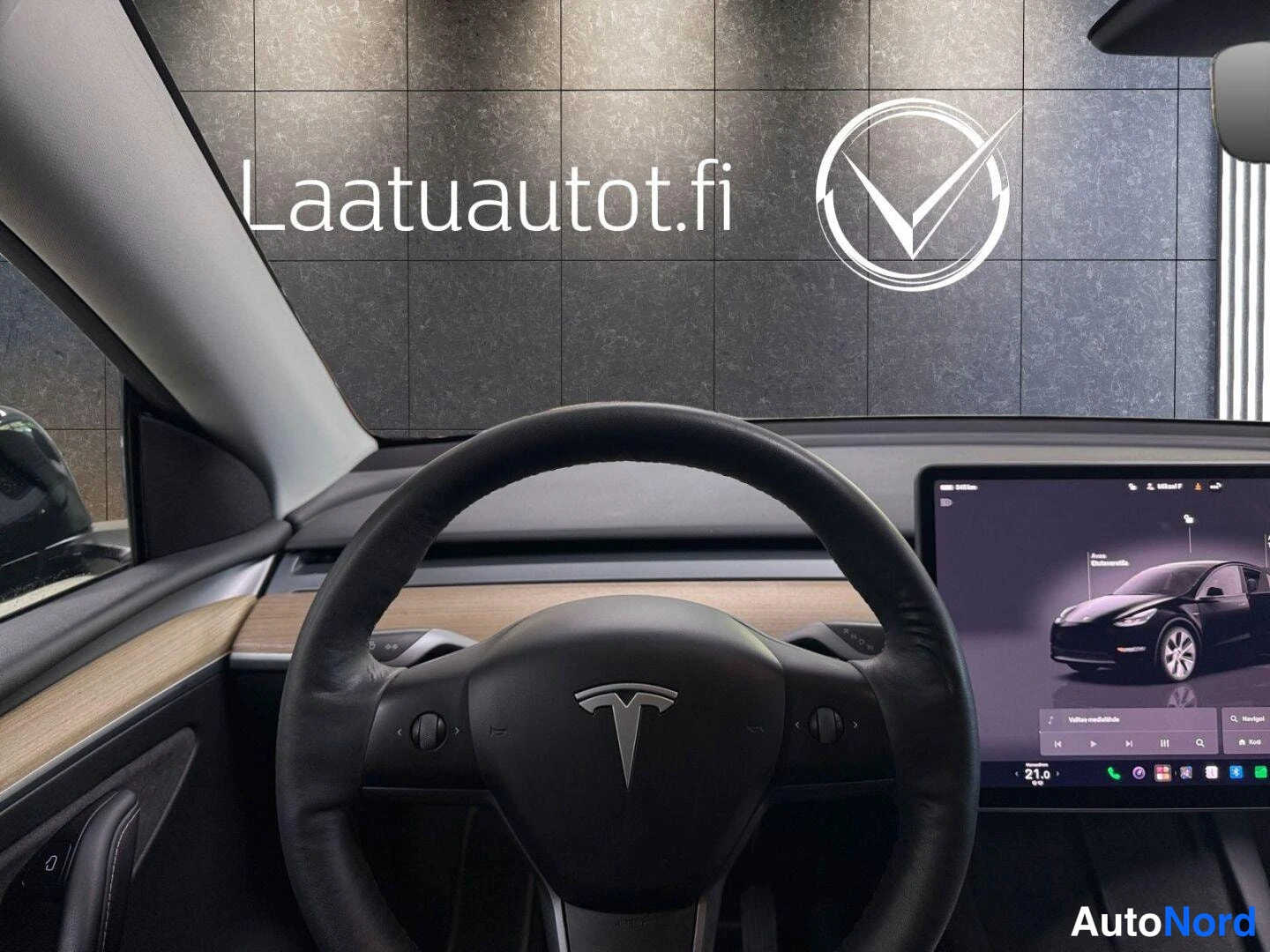 Black Tesla Model Y 2023, photo 20
