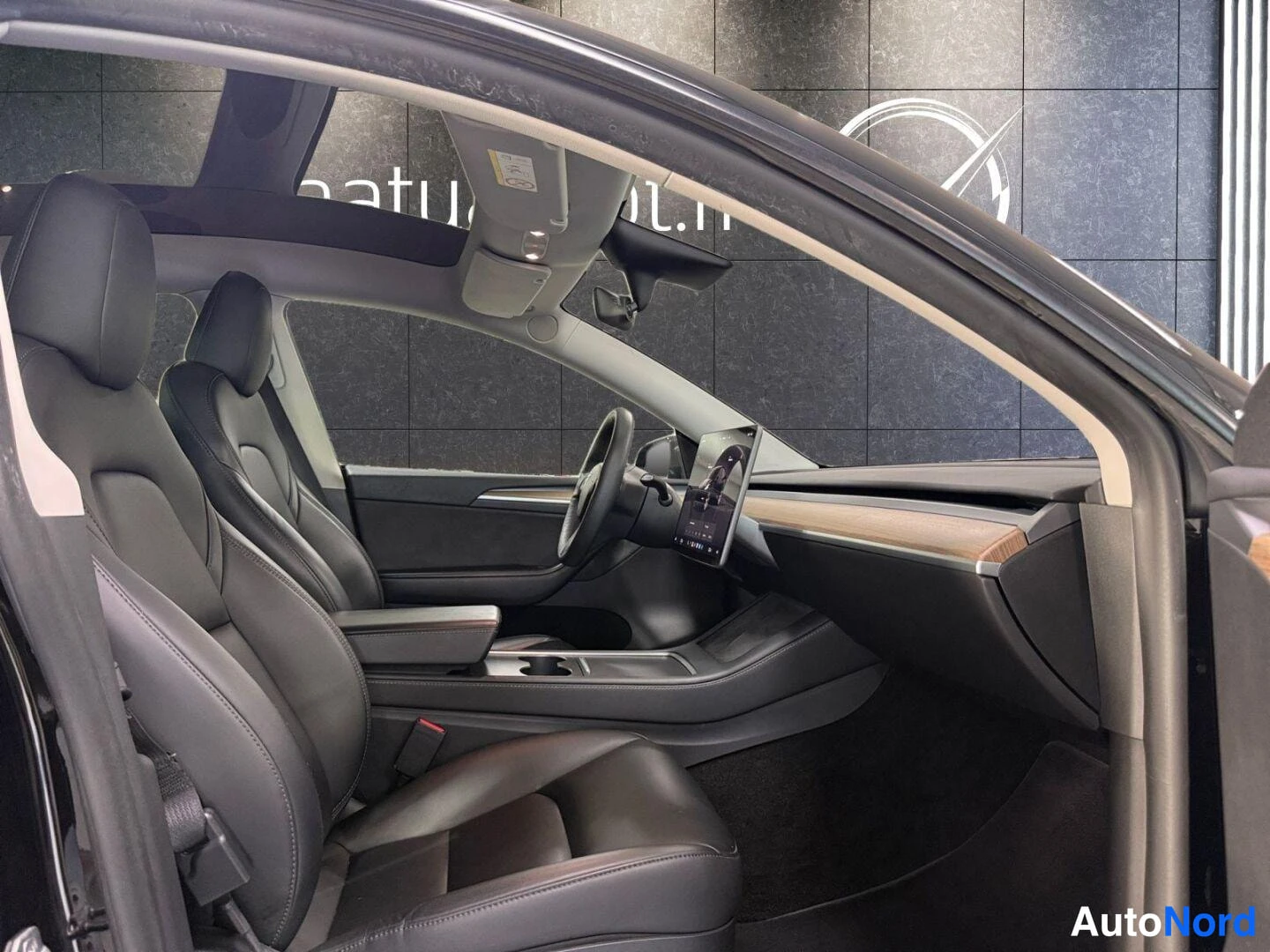 Black Tesla Model Y 2023, photo 9