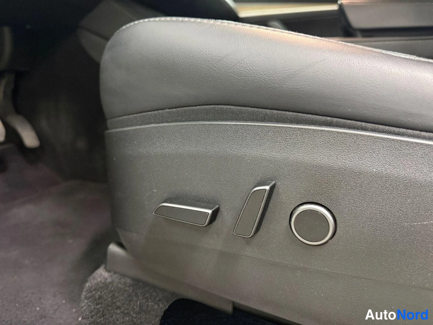 Black Tesla Model Y 2023, photo 17