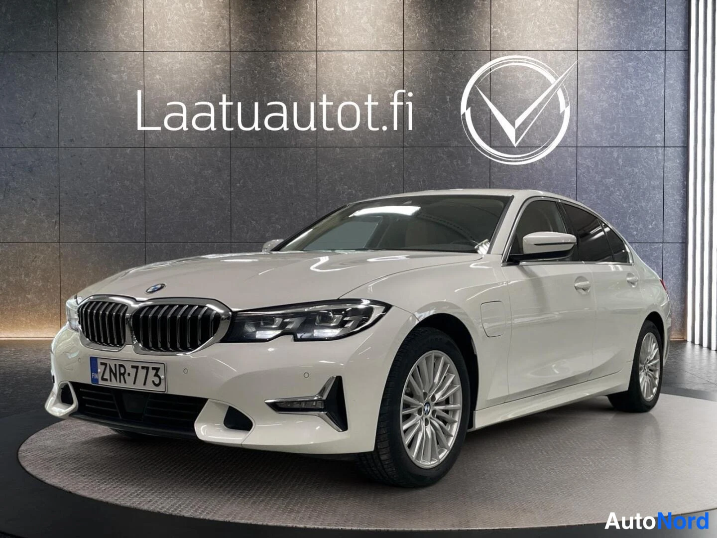 BMW 330 2020