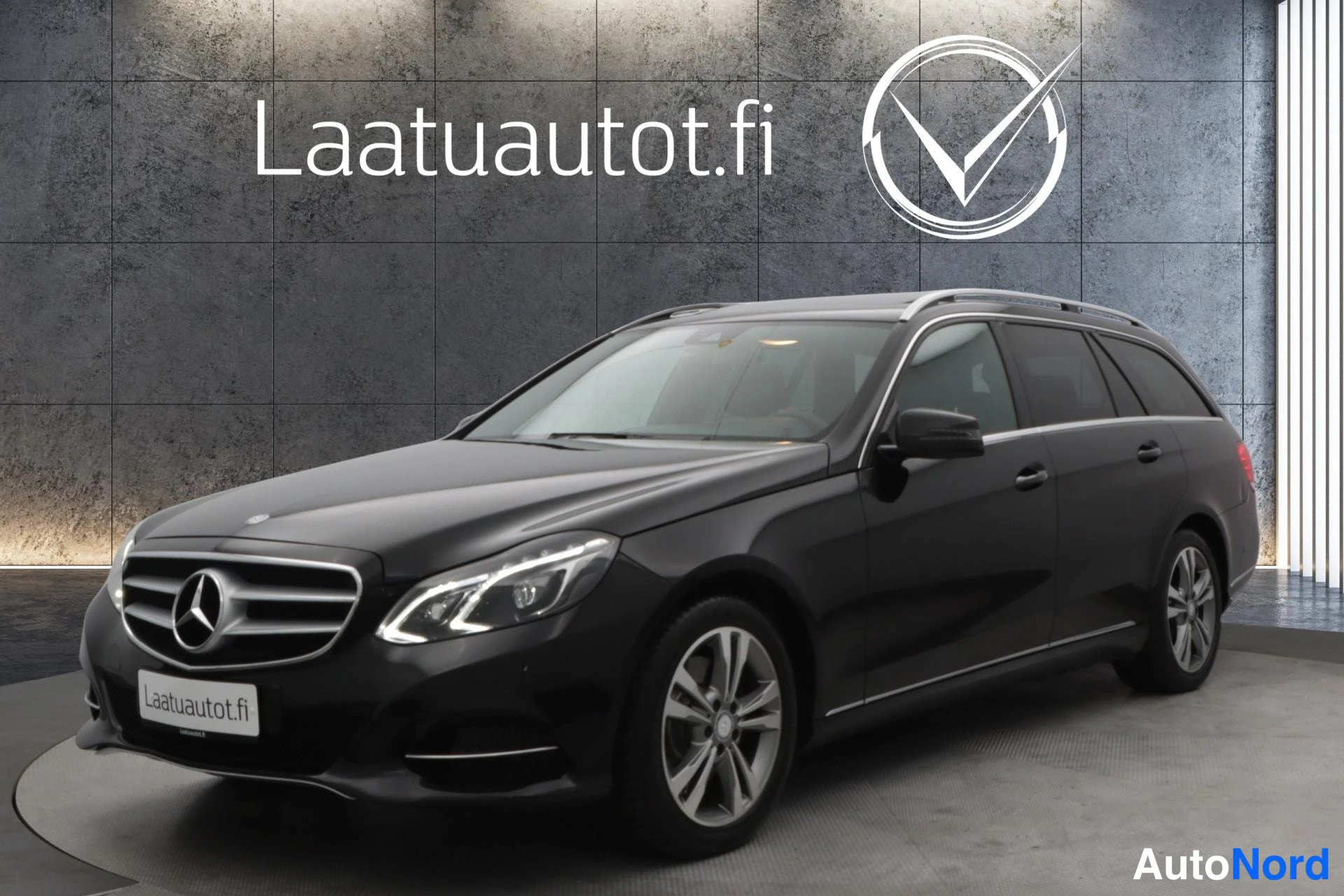 Musta Mercedes-Benz E 2014, kuva 21