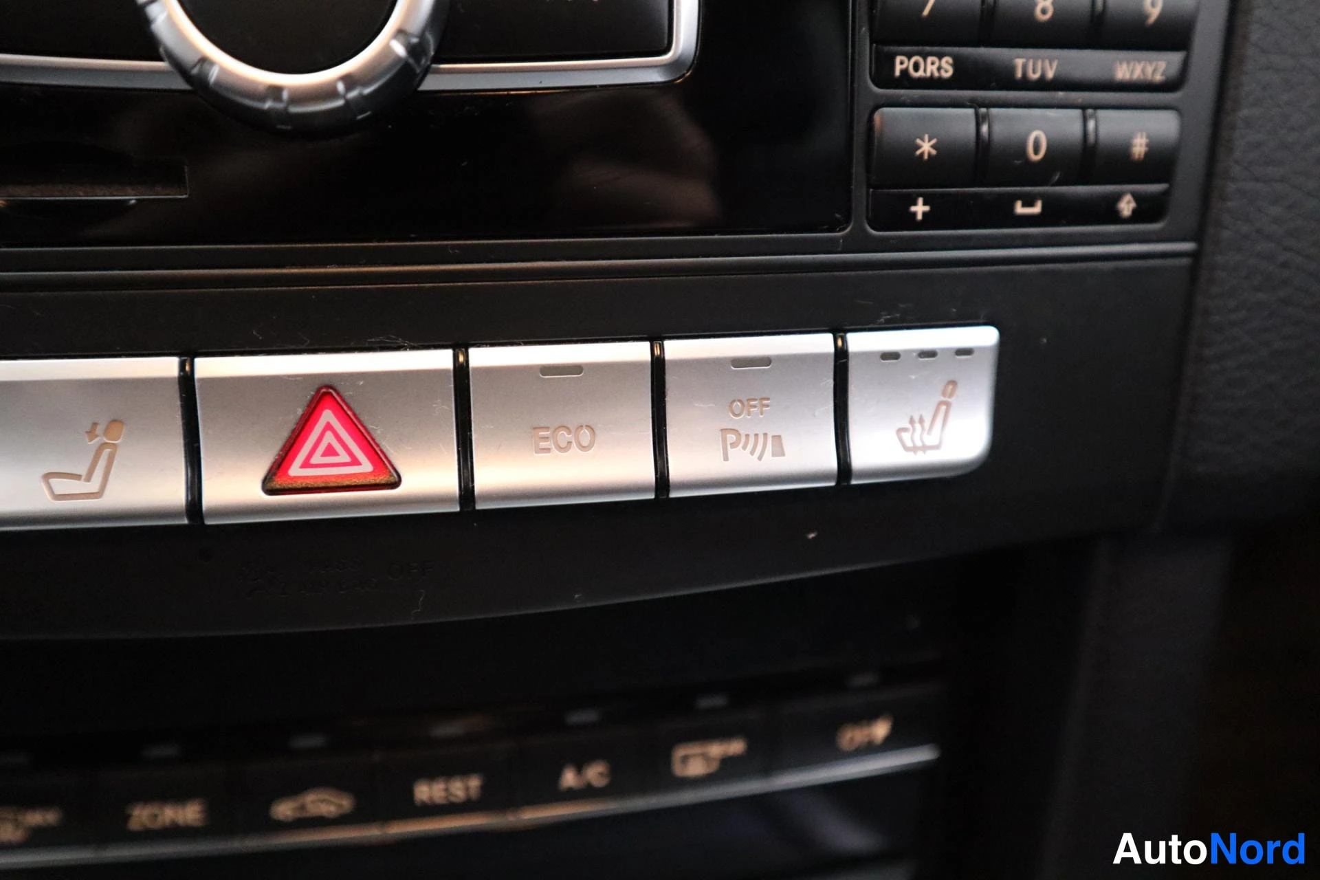 Musta Mercedes-Benz E 2014, kuva 17
