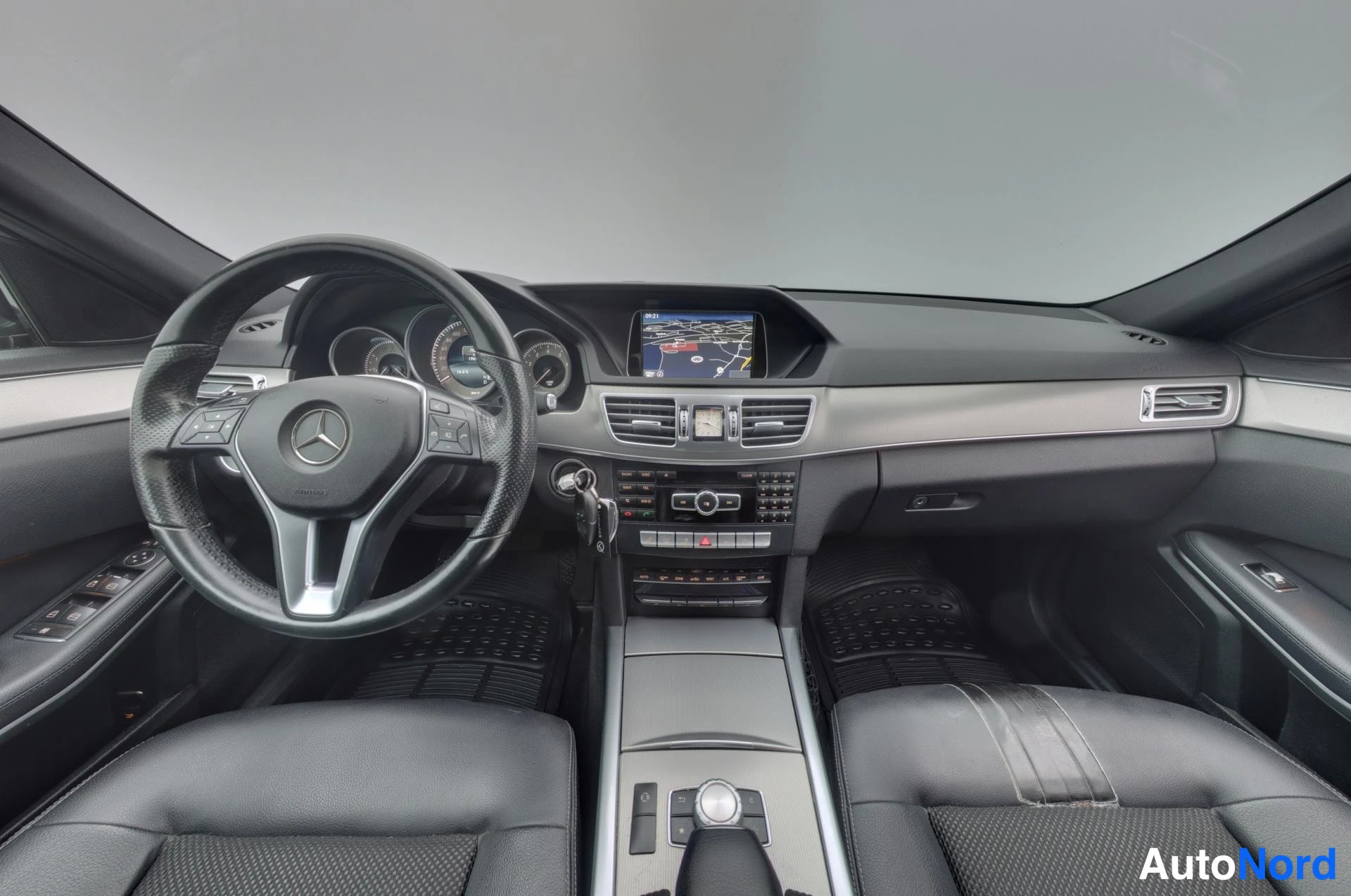 Musta Mercedes-Benz E 2014, kuva 3