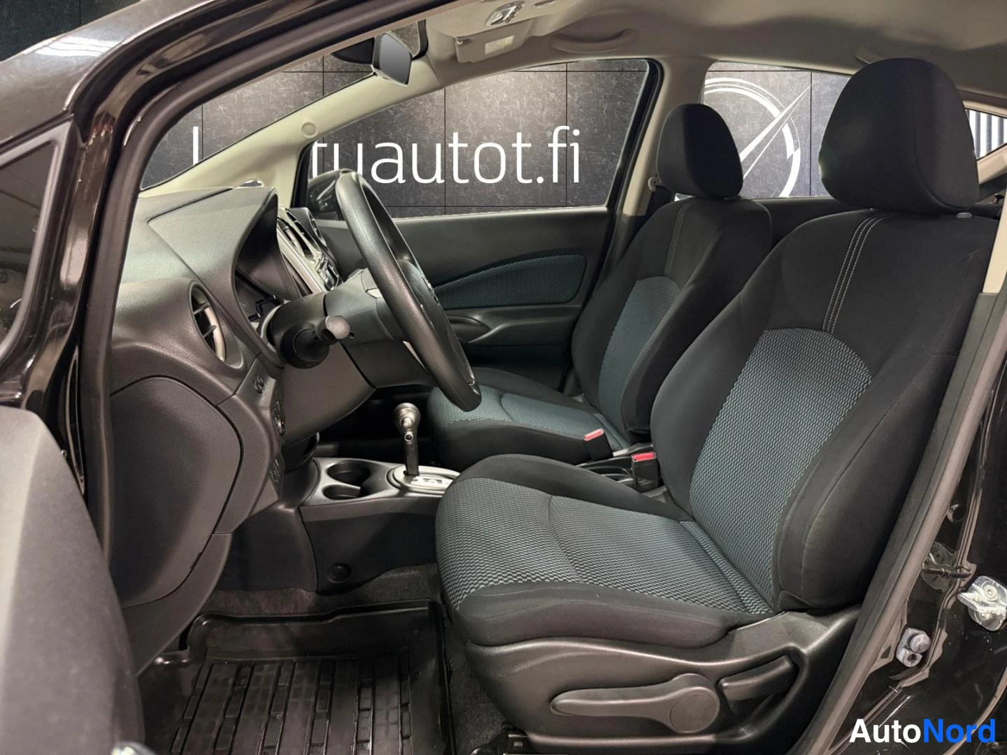 Musta Nissan Note 2014, kuva 6