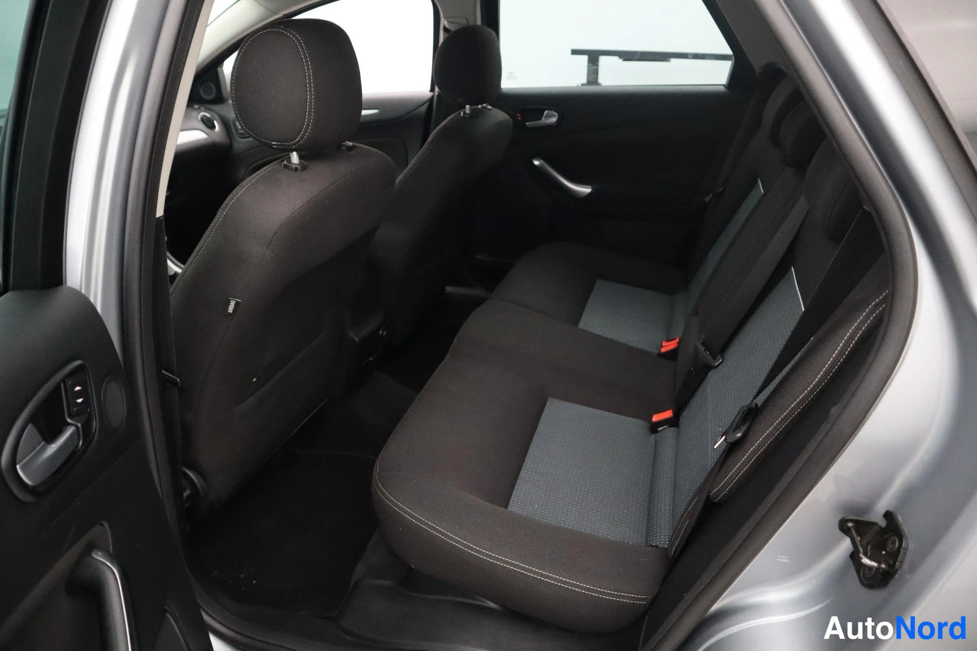 Harmaa Ford Mondeo 2009, kuva 14