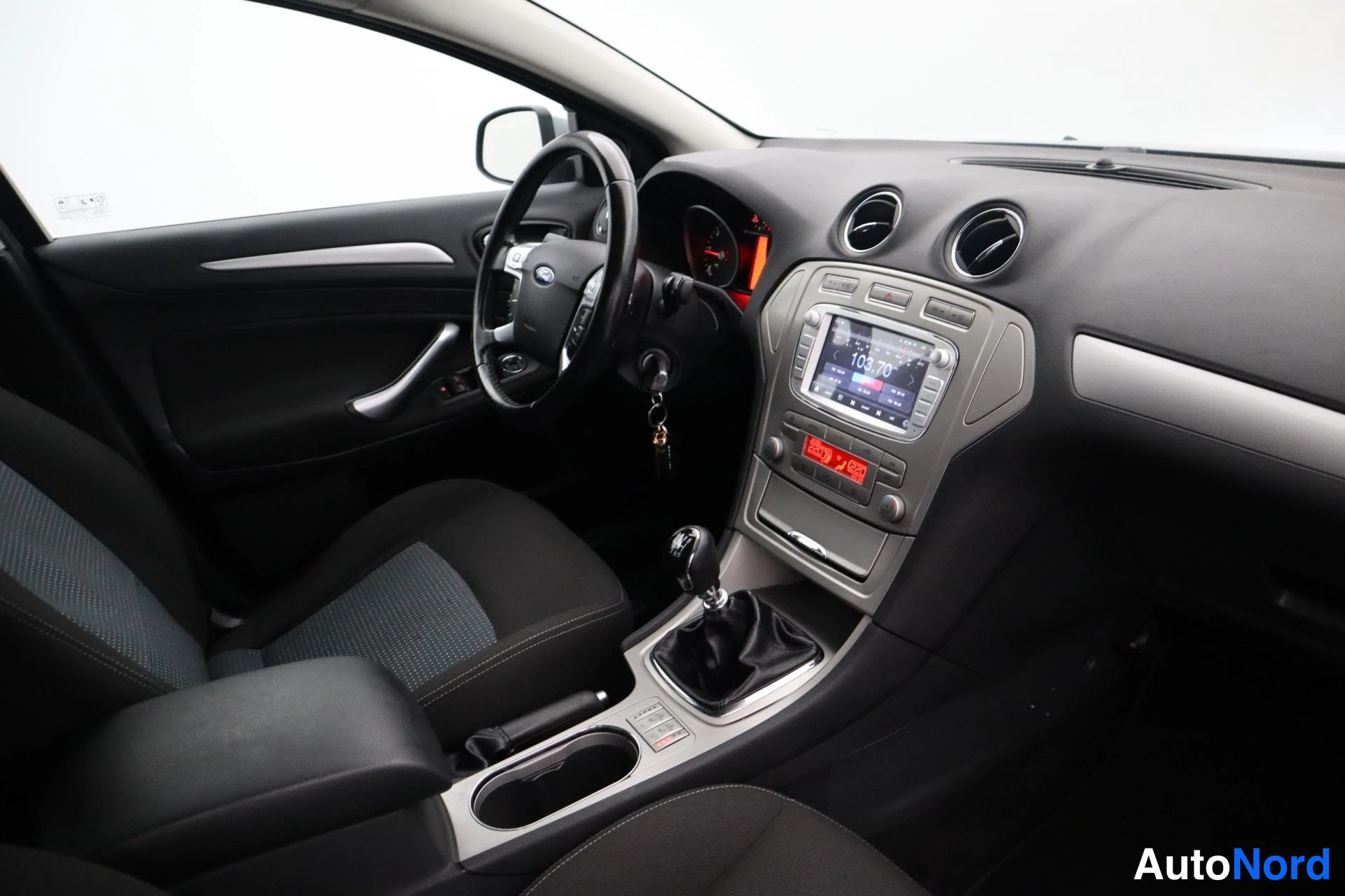 Harmaa Ford Mondeo 2009, kuva 15