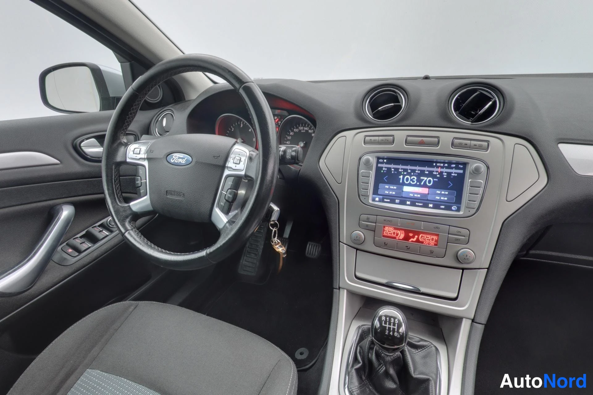 Harmaa Ford Mondeo 2009, kuva 6