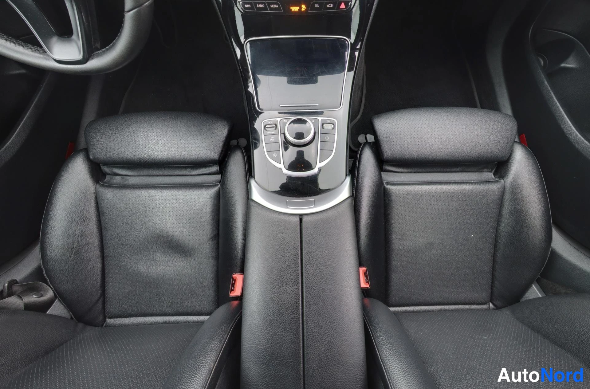 Musta Mercedes-Benz C 2016, kuva 16