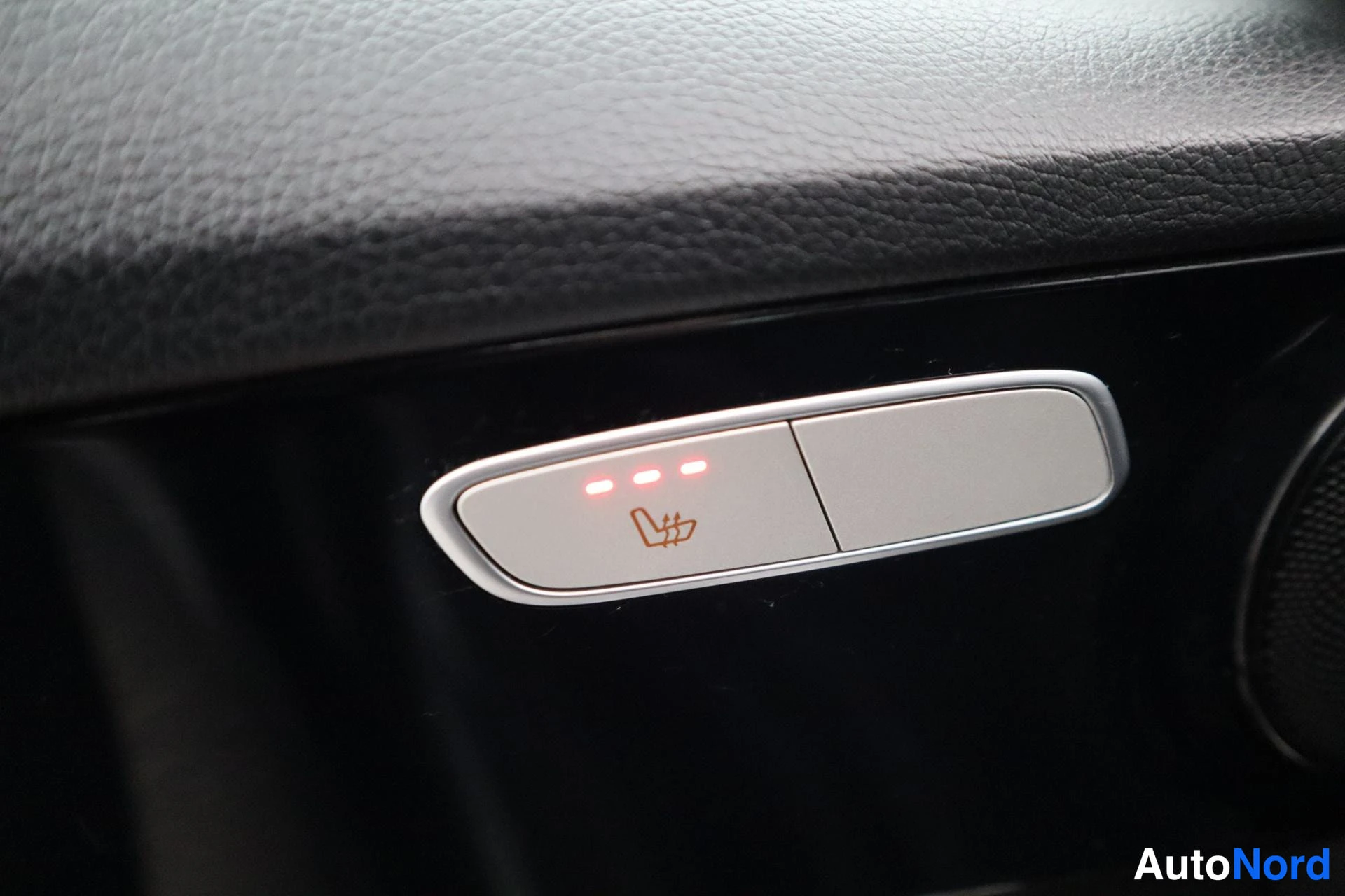 Musta Mercedes-Benz C 2016, kuva 29