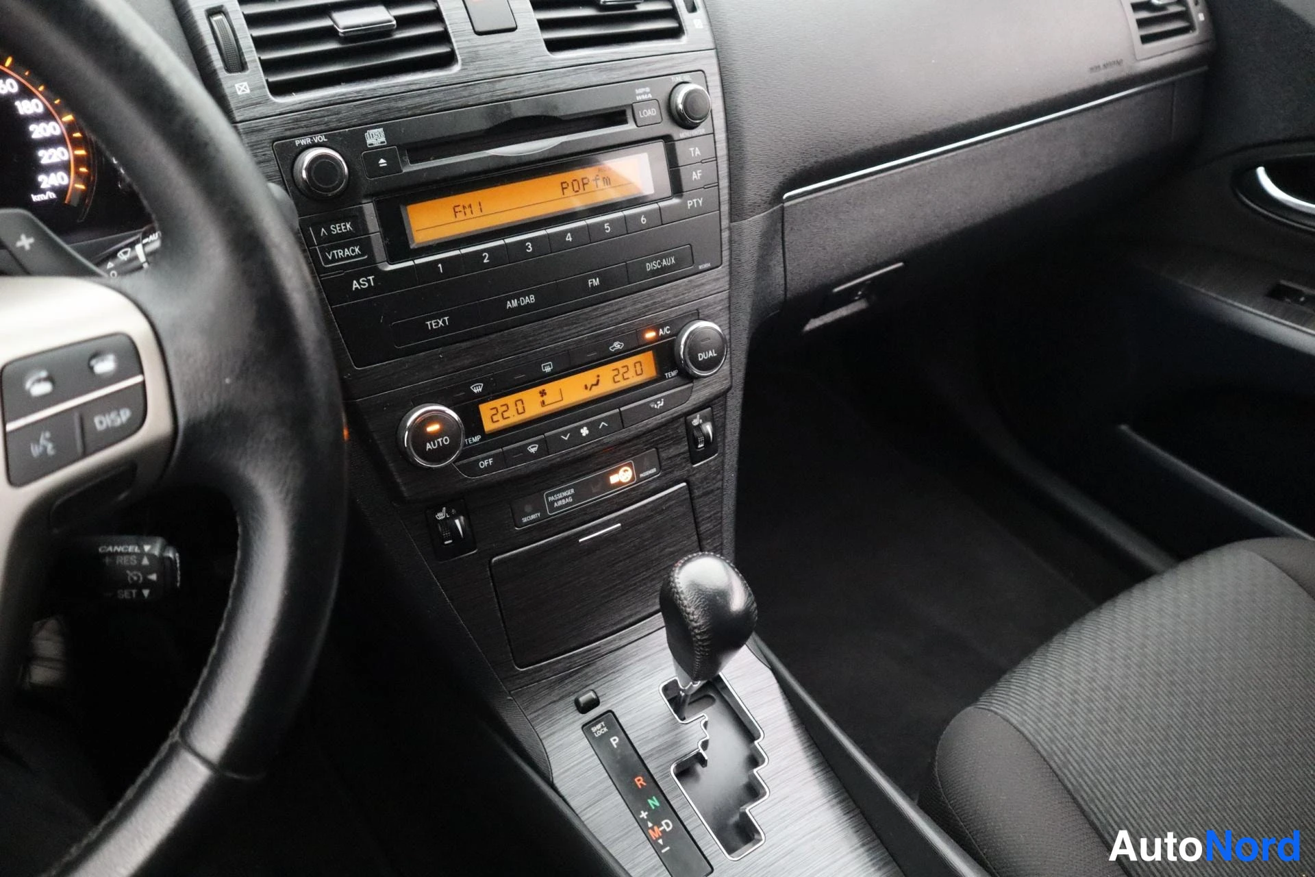 Harmaa Toyota Avensis 2011, kuva 16