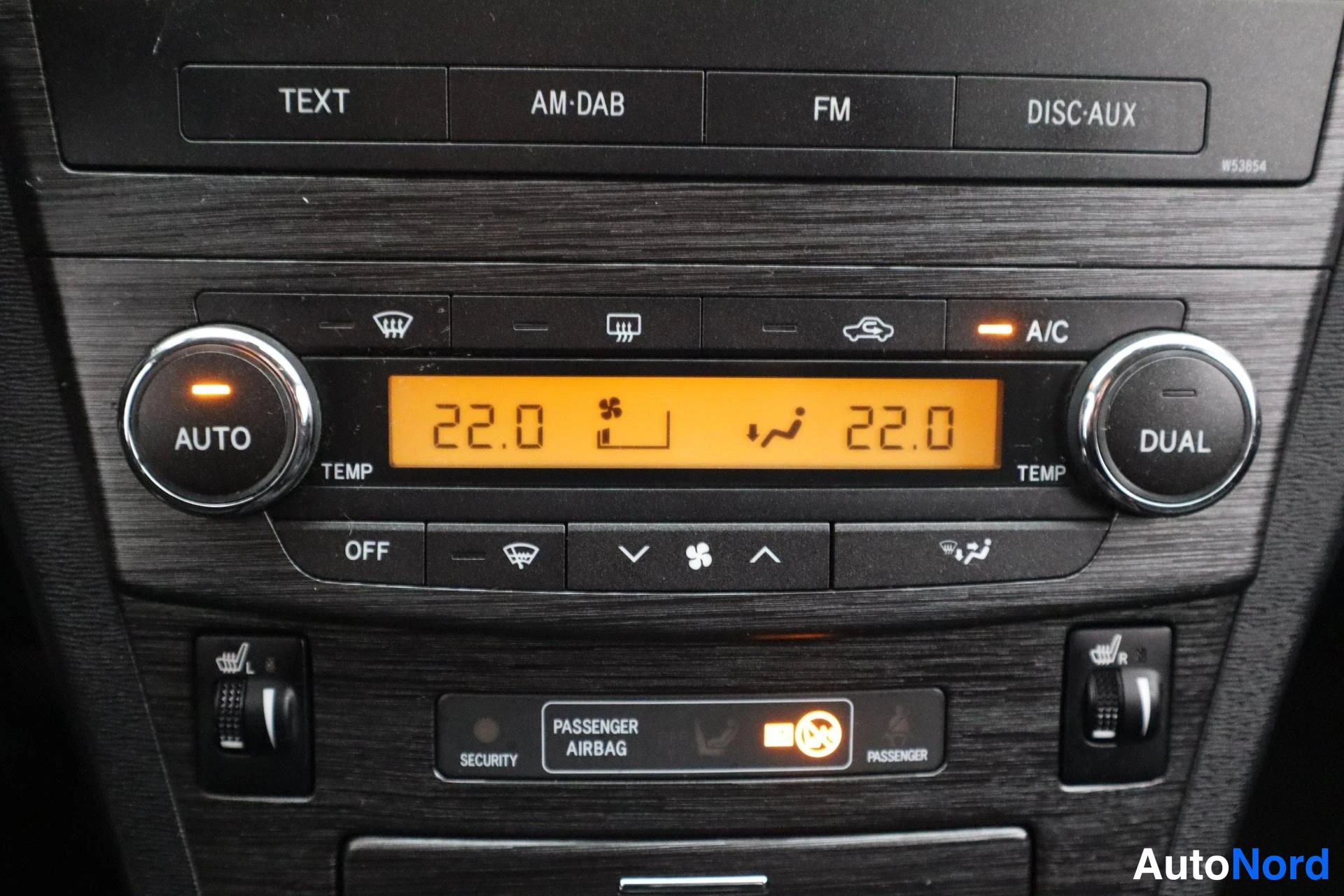 Harmaa Toyota Avensis 2011, kuva 20