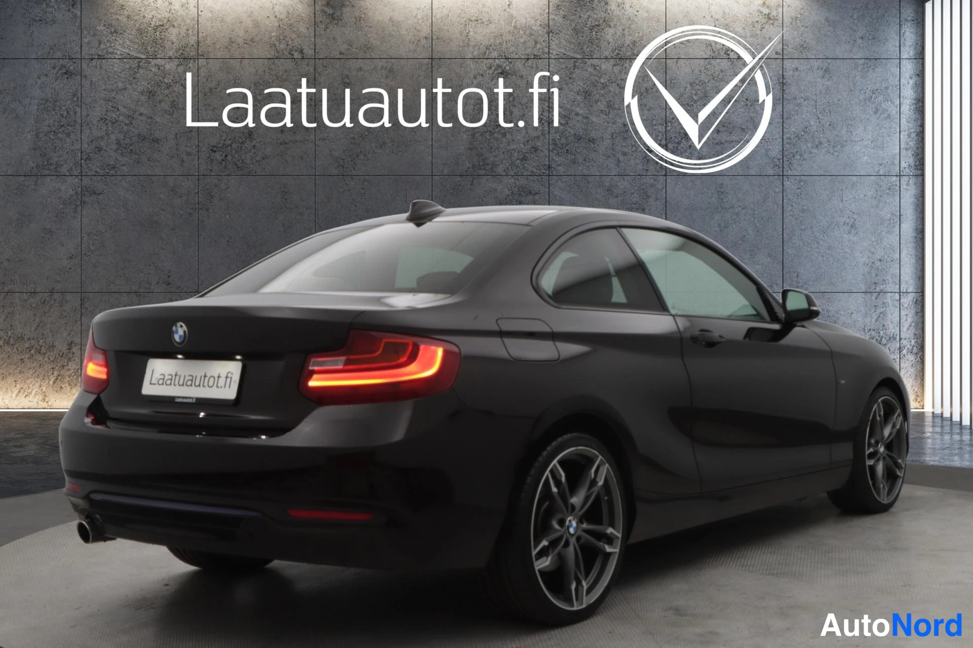 Ruskea BMW 220i 2014, kuva 9