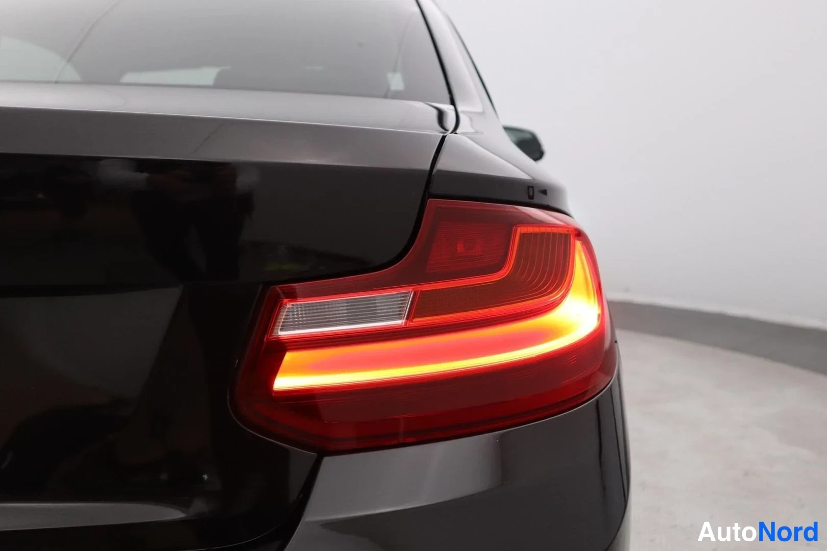 Ruskea BMW 220i 2014, yksityiskohta, kuva 17