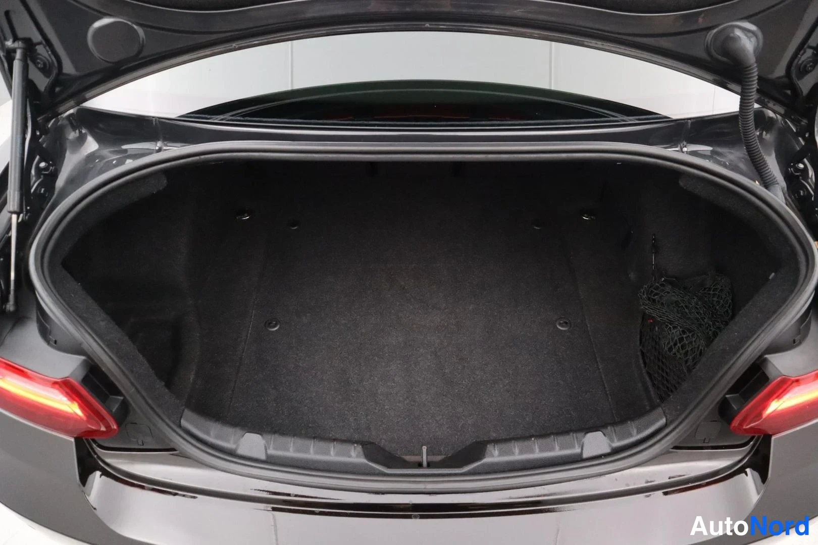 Ruskea BMW 220i 2014, tavaratila, kuva 15