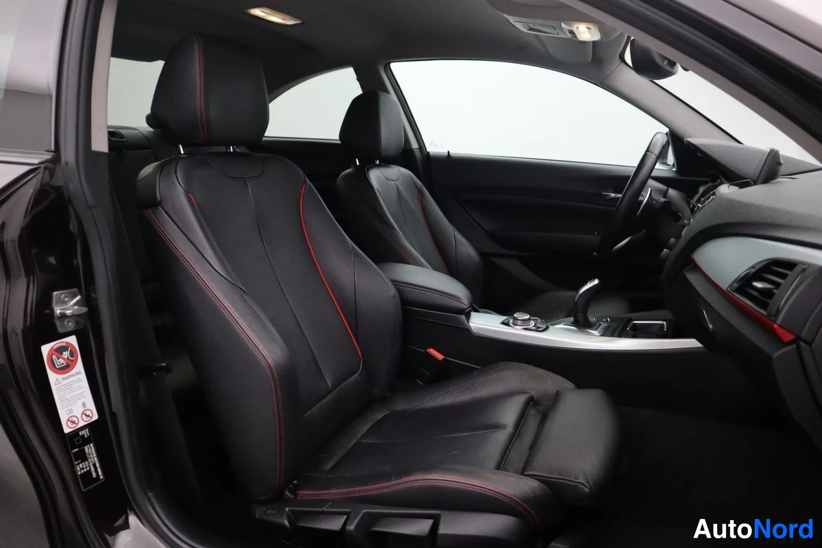 Ruskea BMW 220i 2014, etuistuimet, kuva 13